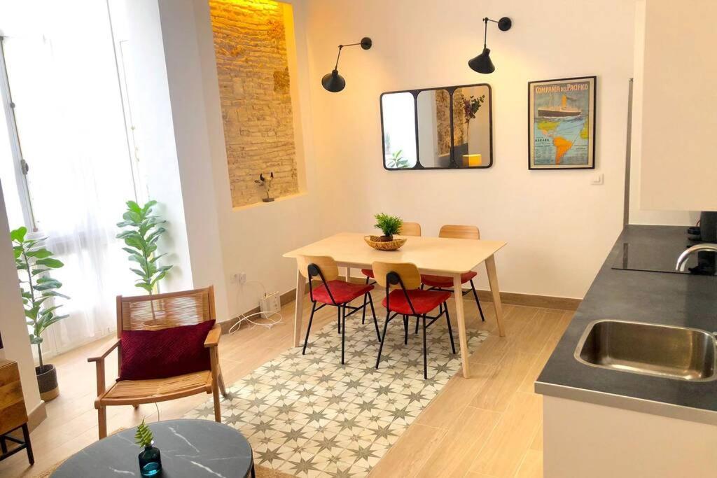 Gatu Premium Villa Libertad, Preferente Mayores De 25 Anos Y Familias Кадис Екстериор снимка